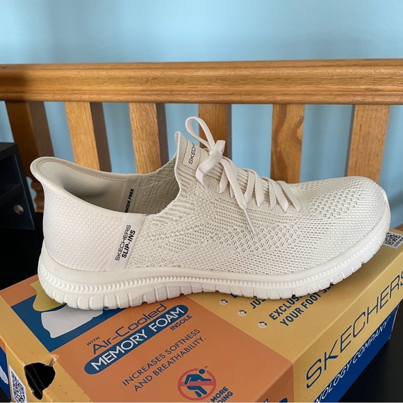 Skechers Slip-ins Sneakers Virtue - Divinity, Cream color - Picture 5 of 9